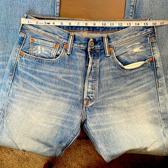 NWOT Men’s Levi’s Stonewashed Destroyed 501’s - Picture 11 of 15